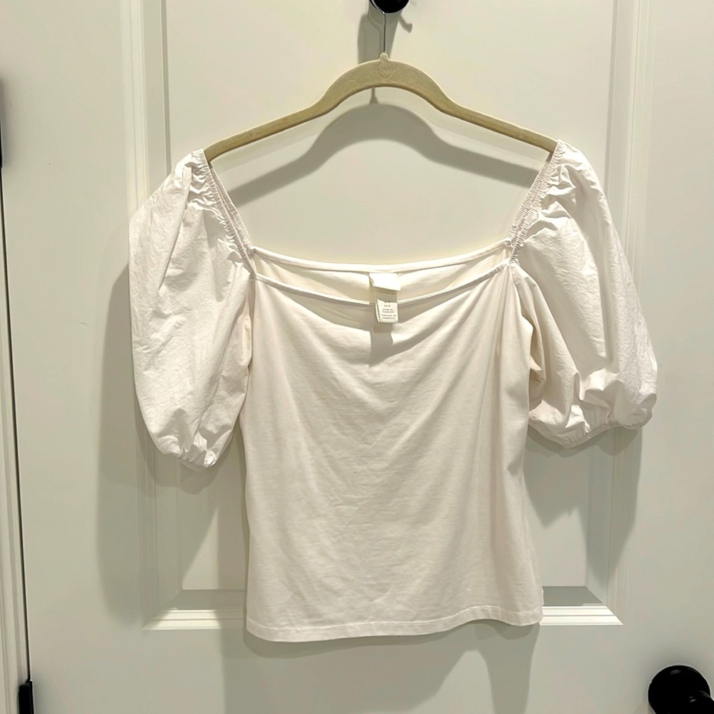 Classic puffed sleeve blouse size M